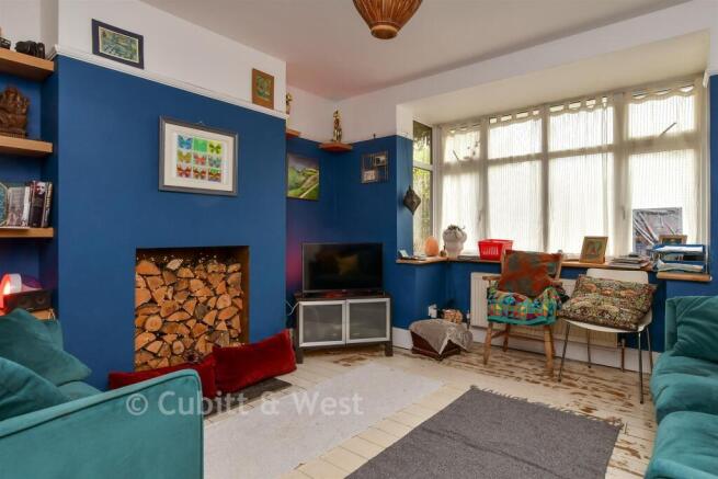 Sitting Room/ Bedroom 4