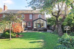 Little Orchard, Chesham Road, Wigginton, Tring HP23 6JE