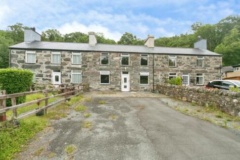 Caernarfon Road, Beddgelert, Caernarfon, LL55
