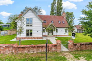 Spring Grange, Wood End, Ardeley SG2 7BB