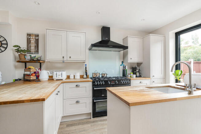 Kitchen/Dining