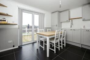 28, London Close, Dorchester DT2 7TQ