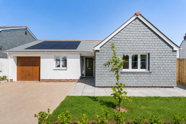 Bungalow front