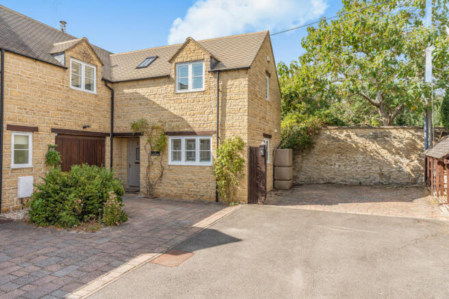 2 Castle Mews-24