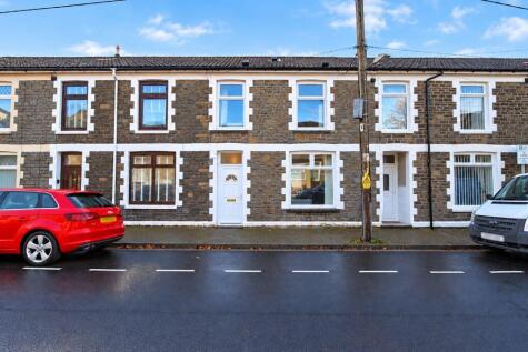 Llwynmadoc Street, Graigwen, Pontypridd, CF37 2HR
