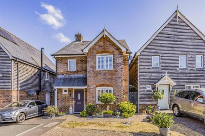 38 Trafalgar Rise, Clanfield-PorticoMarketing-Sold