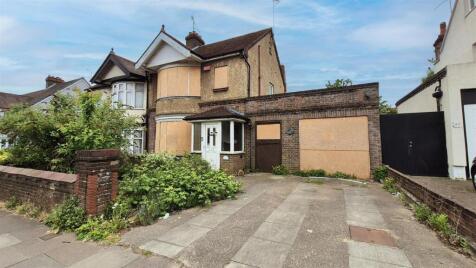 Montrose Avenue, Luton