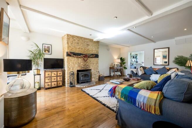 Large, bright & characterful