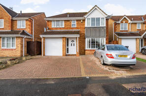36, Horseshoe Crescent, Peatmoor, Swindon SN5 5AR