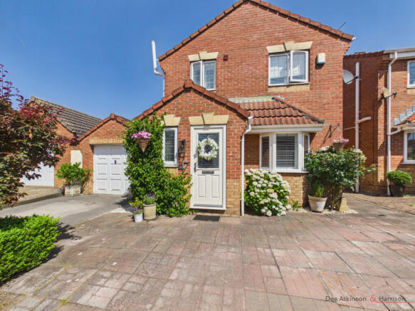 3 Bedroom House - detached for Sale