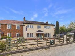 Rowes End, Pinfold Lane, Louth LN11 8FB