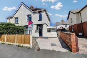 7 Rose Marie, Queensway, Pensarn, Abergele LL22 7RE