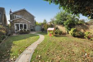 2a, Conifers, Hadleigh, Benfleet SS7 2JR