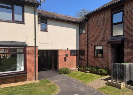 Montrose Close, Whitehill, Hampshire, GU35
