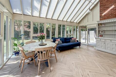 Manor Close, Harpenden, Hertfordshire, AL5