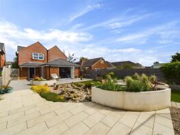 Lochinvar, Tewkesbury Road, Norton, Gloucester GL2 9LG