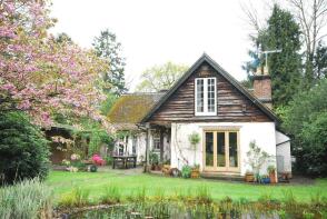 The Spinney, Wire Mill Lane, Lingfield RH7 6HJ