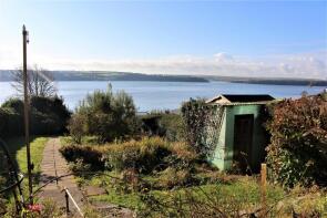 18, Hazelbank, Llanstadwell, Milford Haven SA73 1EN