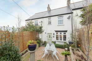 2, Grosvenor Cottages, Margate Hill, Birchington CT7 0HX