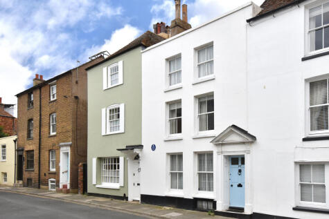 Middle Street, CT14