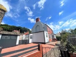 9, Middle Street, Newbridge, Wrexham LL14 3JW