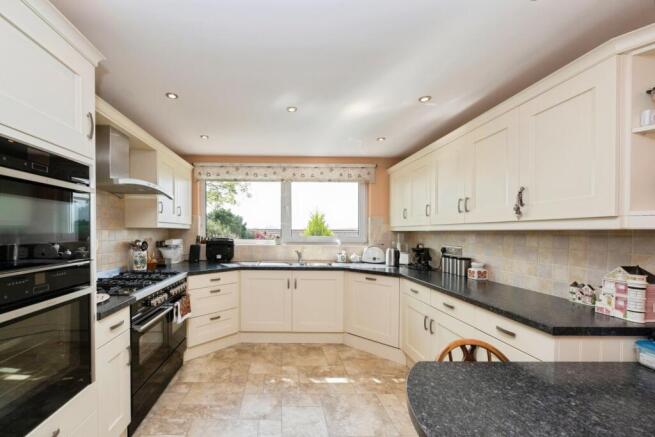 Kitchen/ Breakfast