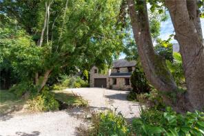 An Bryally, Tregembo Hill, Penzance TR20 9EW