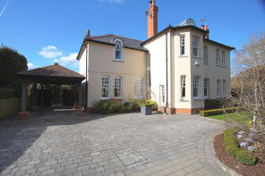 The Reddings, Laindon Common Road, Billericay CM12 9TD