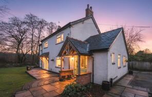 Holly Cottage, Flaxmere, Norley, Frodsham WA6 6PE