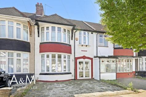 Stradbroke Grove, Clayhall