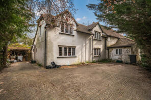 4, Frys Lane, Yateley GU46 7TJ