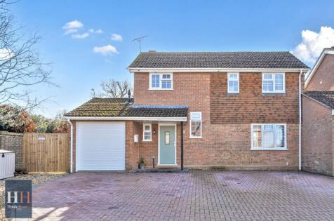 Beechcrest View, Hook, Hampshire, RG27