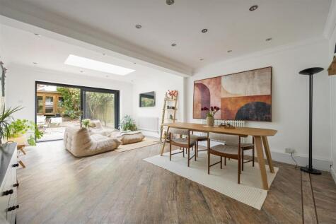 The Cedars, Buckhurst Hill