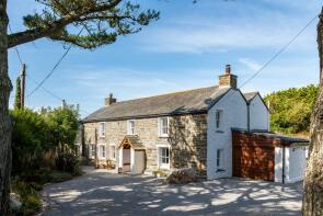 Ivy Cottage, Road From Trevarrian Hill To Tregurrian Hill, Tregurrian, Newquay TR8 4AD