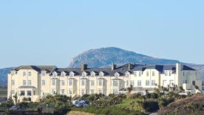9, Cliff Apartments, Lon Y Don, Trearddur Bay, Holyhead LL65 2UZ