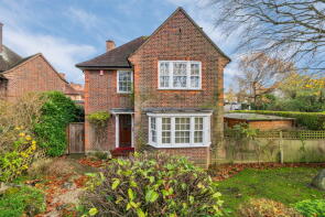 60, Woodhall Gate, Pinner HA5 4TL
