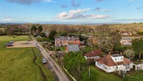Buena Vista, Canada Common Road, West Wellow SO51 6DH