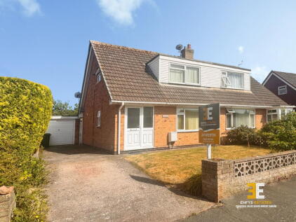 Tal Y Fan, Glan Conwy, LL28