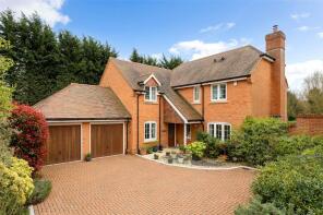 Hollymead, Cleresden Rise, Basingstoke RG25 2GZ