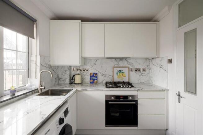 Churchfields, E18
