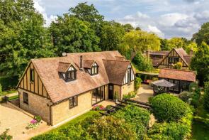 Spinney Barn, Crafton Lodge Road, Crafton, Leighton Buzzard LU7 0QJ