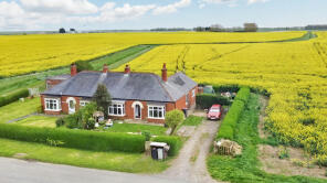 Redlands, Sea Lane, North Cotes DN36 5UZ