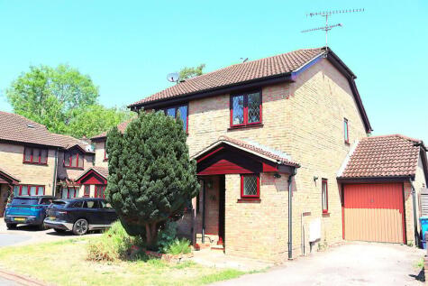 Sheffield Close, Farnborough, GU14