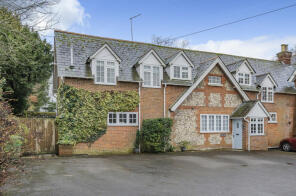 Hall Lodge, Bishops Sutton Road, Alresford SO24 0AN