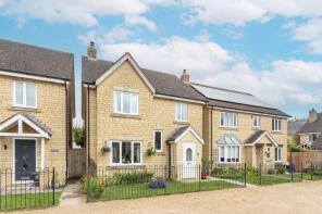 14, Hodgson Close, Bicester OX27 7QB