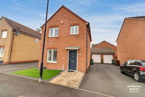 19, Lakelot Close, Willenhall WV12 4JX