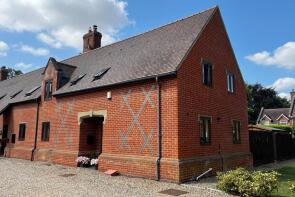 4, Manor Court, Manor Gardens, Bedford MK45 5GB