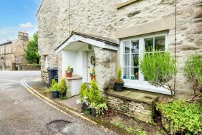 2, Vicarage Lane, Carnforth LA6 2BA
