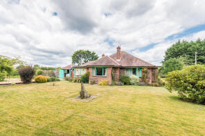 Chacara Floresta, Middle Road, Lymington SO41 6FX
