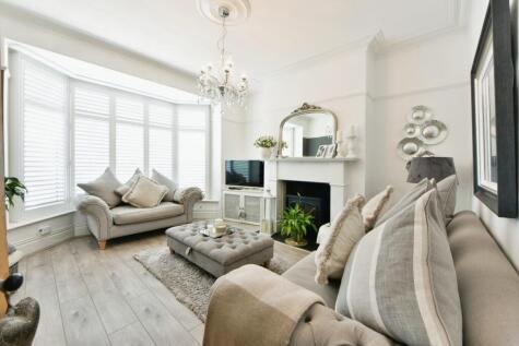 Chadderton Park Road, Oldham, OL9